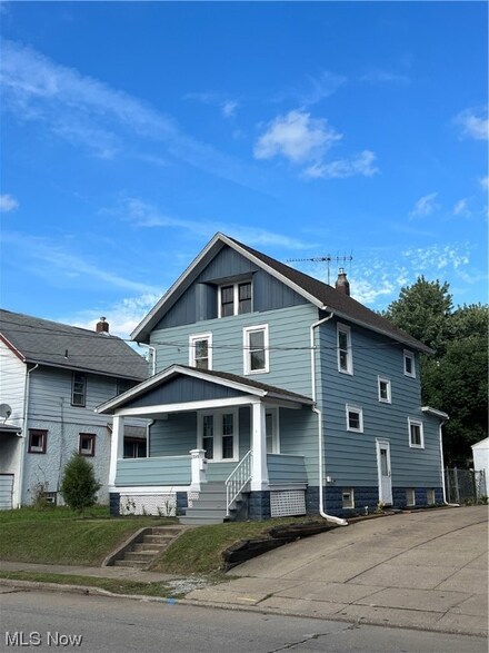 2193 22nd St SW, Akron, OH 44314