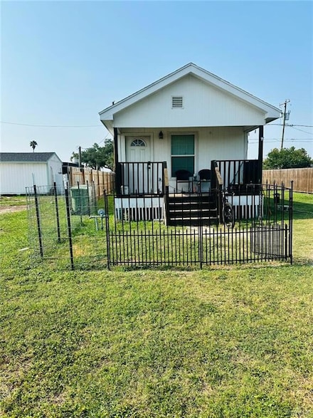 159 E Rodriguez Ave, Raymondville, TX 78580