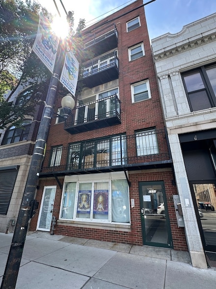 1111 W Belmont Ave Unit 1, Chicago, IL 60657