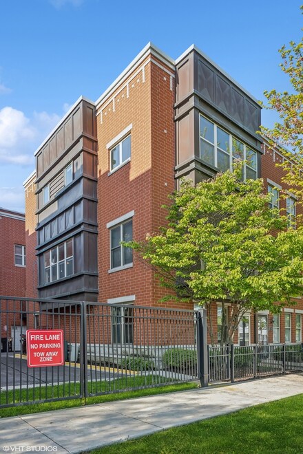 343 E 25th St, Chicago, IL 60616