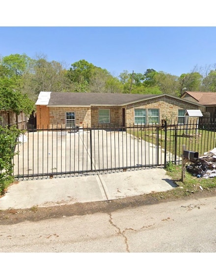9018 Banting St, Houston, TX 77078