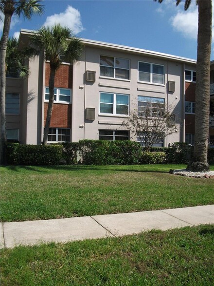 3125 36th St N Unit 312, Saint Petersburg, FL 33713