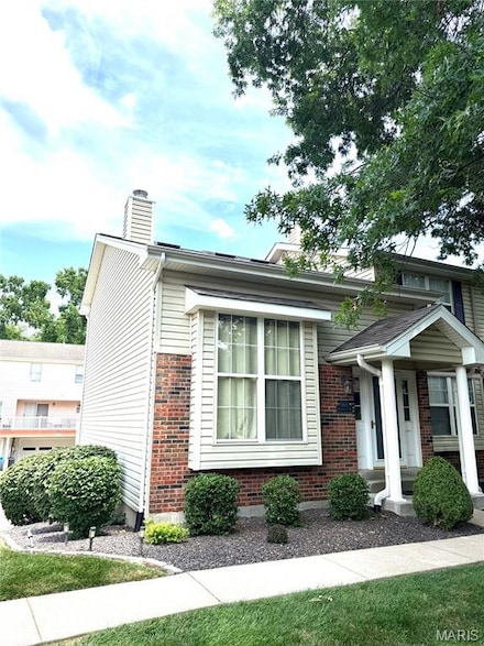 1729 Honeysuckle Dr, Saint Charles, MO 63303