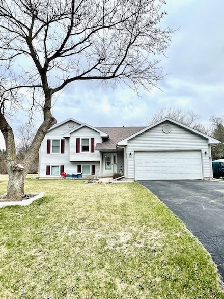 211 Picadilly Dr SE, Poplar Grove, IL 61065