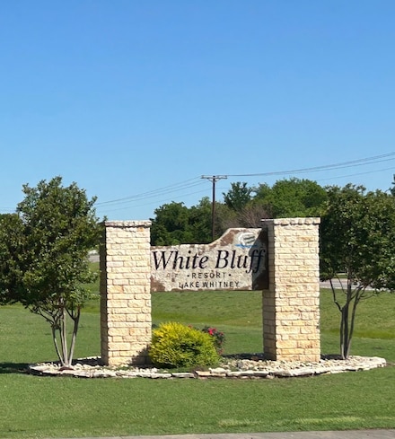 43136 Lantana Dr, Whitney, TX 76692