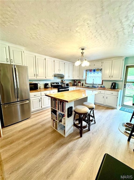1102 County Road 700, Ellington, MO 63638