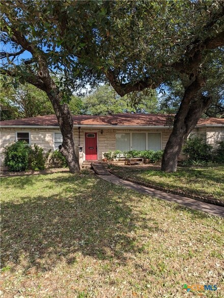 1402 N East St, Belton, TX 76513
