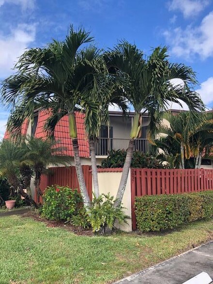 3937 Victoria Dr, West Palm Beach, FL 33406