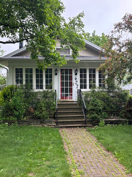 622 E 4th Ave, Naperville, IL 60540