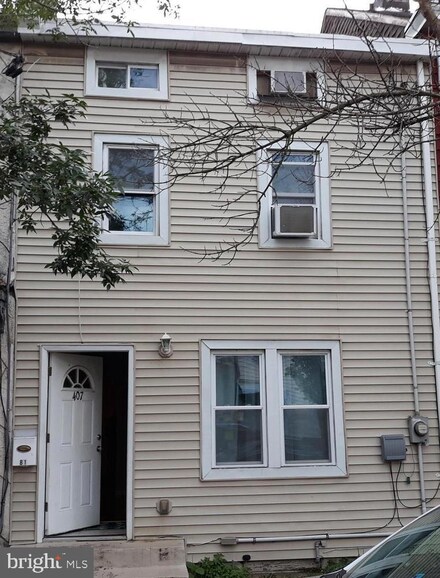 407 Centre St, Trenton, NJ 08611