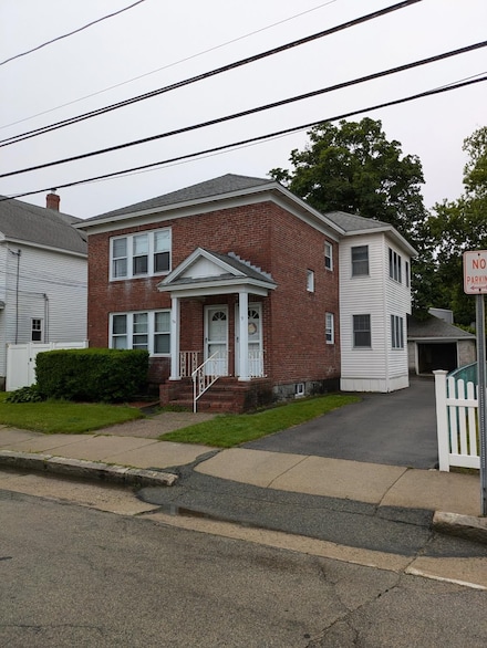 9 Spruce St, Nashua, NH 03060