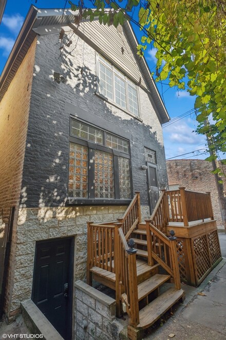 3020 W Bloomingdale Ave, Chicago, IL 60647