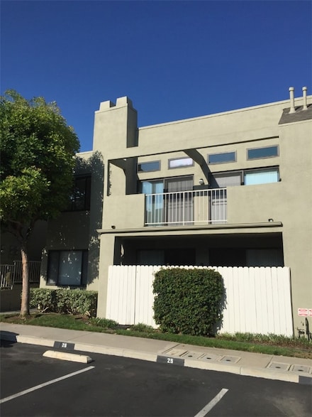 17641 Sergio Cir Unit 201, Huntington Beach, CA 92647