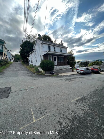 5 E Oak St, Pittston, PA 18640