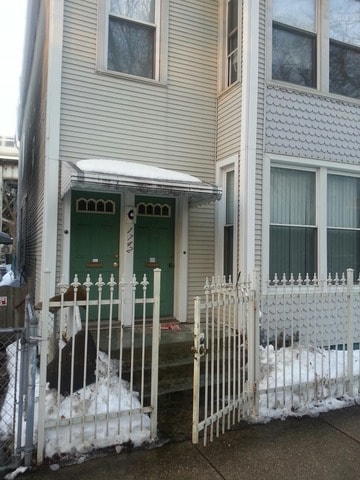 1742 W Roscoe St Unit 1, Chicago, IL 60657