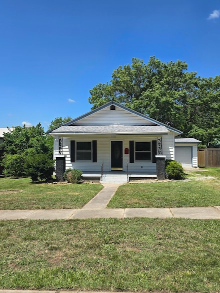 1008 3rd St, Monett, MO 65708