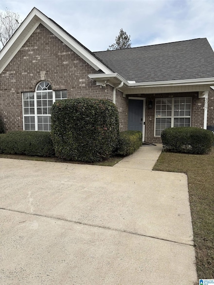 3017 Summit Ln, Fultondale, AL 35068