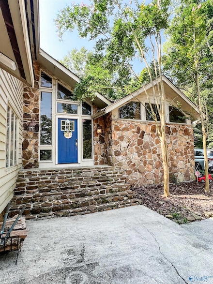 134 Windy Hill Rd, Rainbow City, AL 35906