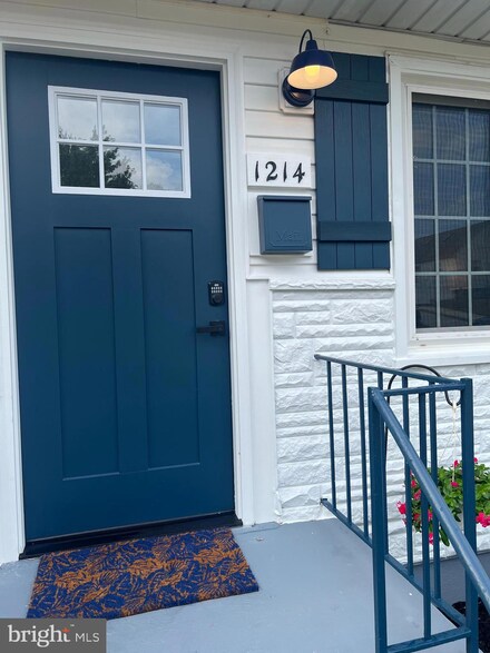 1214 June Rd, Halethorpe, MD 21227