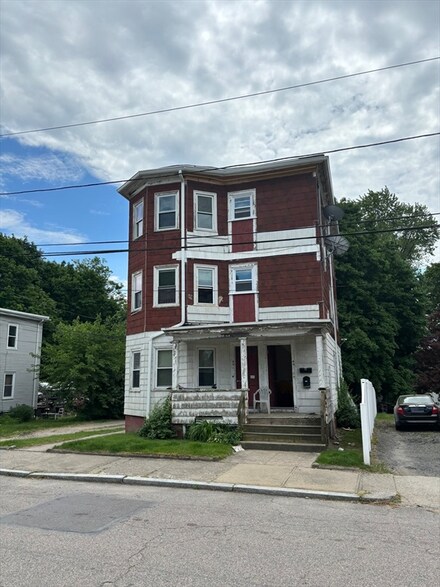 49 Carpenter St, Attleboro, MA 02703