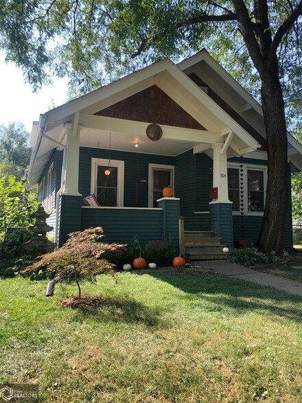 304 W Madison Ave, Fairfield, IA 52556