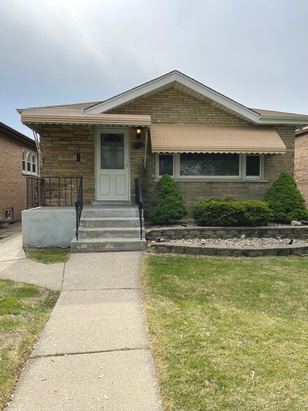 2228 Westover Ave, Riverside, IL 60546