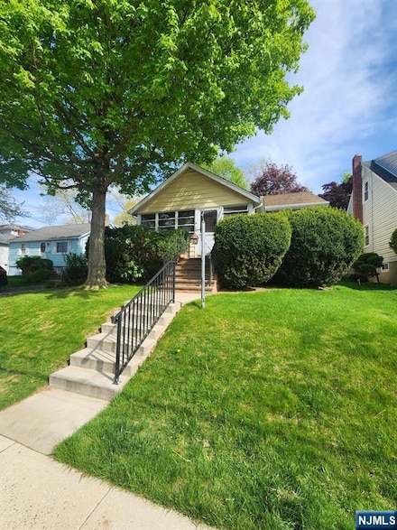8 Parkway W, Caldwell, NJ 07006
