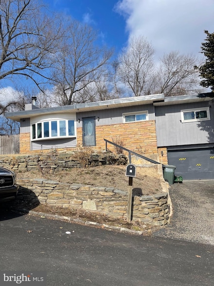 936 Wood Rd, Feasterville Trevose, PA 19053