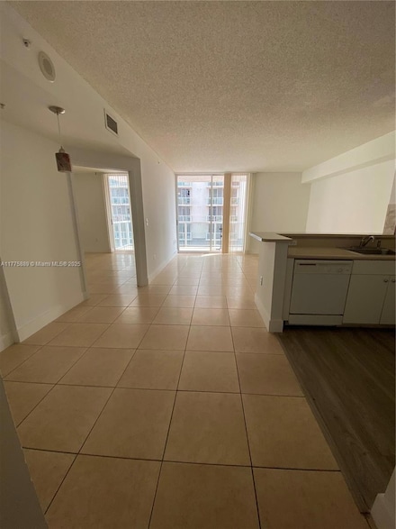 5085 NW 7th St Unit 810, Miami, FL 33126