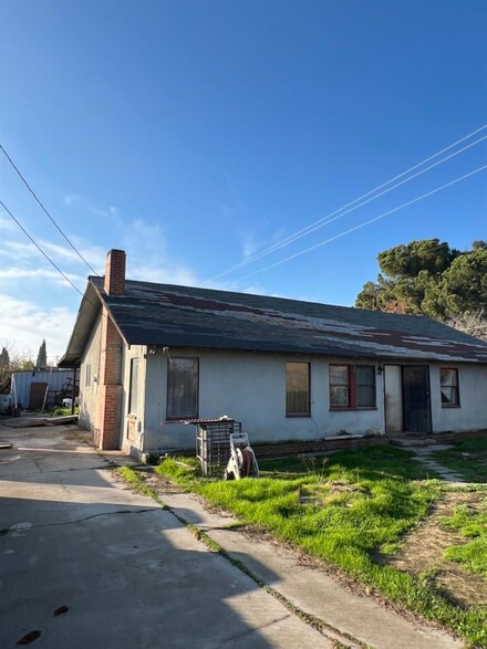 2058 S Hayston Ave, Fresno, CA 93702