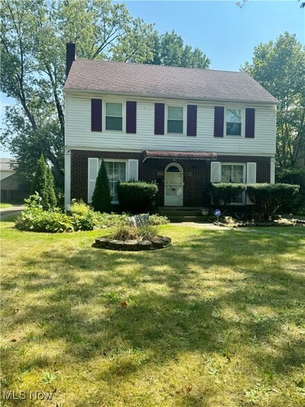 653 Mineola Ave, Akron, OH 44320