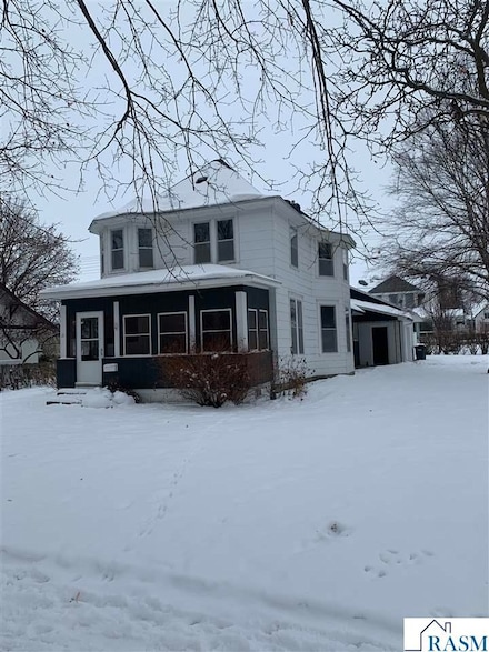 21 1st St SE, Madelia, MN 56062