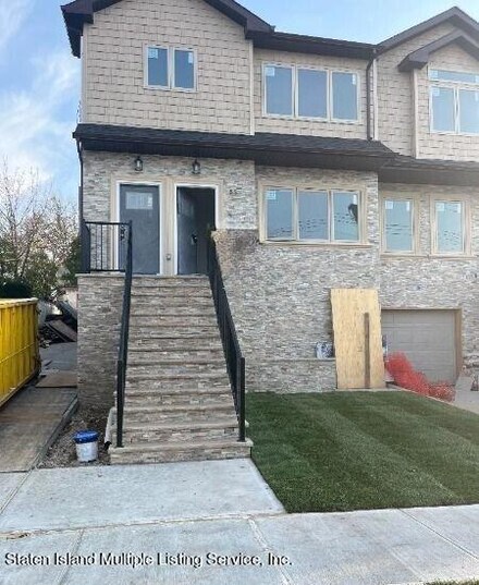 55 Windemere Ave, Staten Island, NY 10306