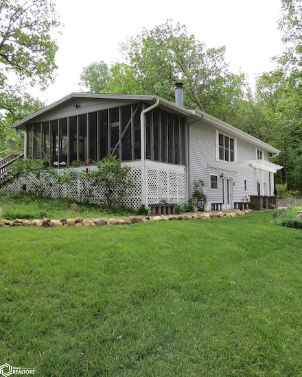 181 Center Point Dr, Montezuma, IA 50171