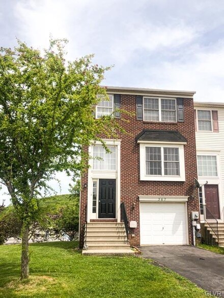 367 S Oak St, Freemansburg, PA 18017