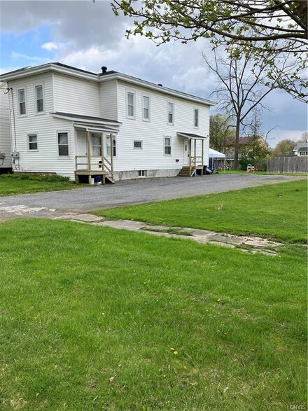 306 Mccool Ave, East Syracuse, NY 13057