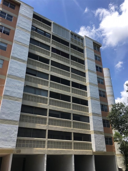 3301 Spanish Moss Terrace Unit 906, Lauderhill, FL 33319