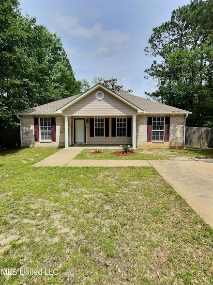 1204 Dorothy St, Ocean Springs, MS 39564