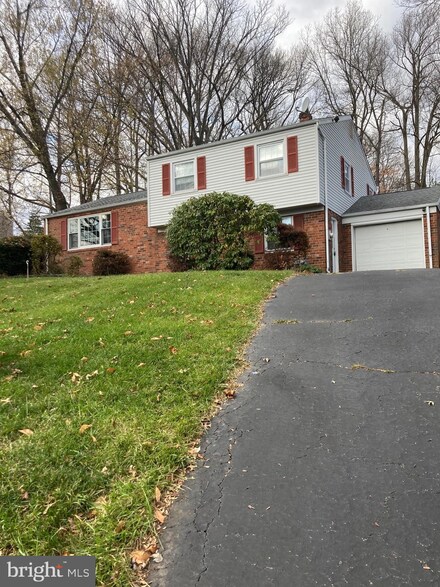 1007 Ridgewood Ln, West Chester, PA 19382