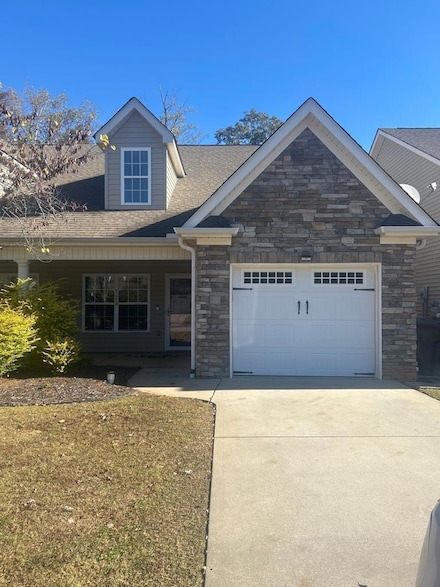 122 Hutira Ln, Greenwood, SC 29649