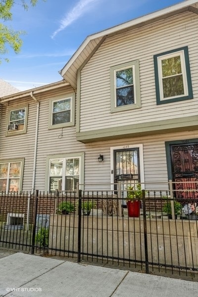 1059 W Winona St, Chicago, IL 60640