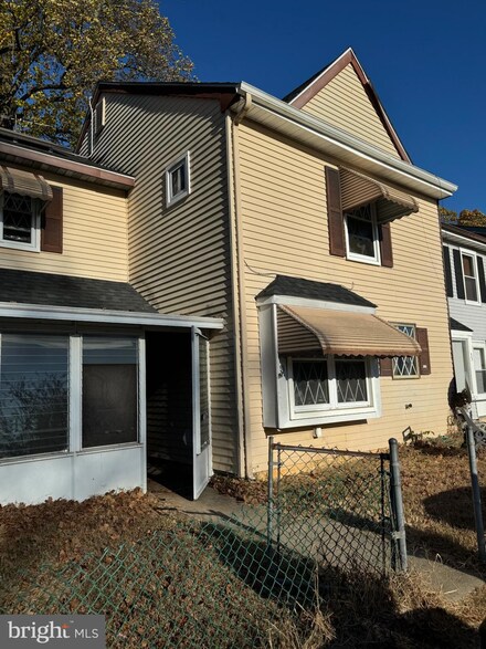 55 Presidential Dr, Sicklerville, NJ 08081