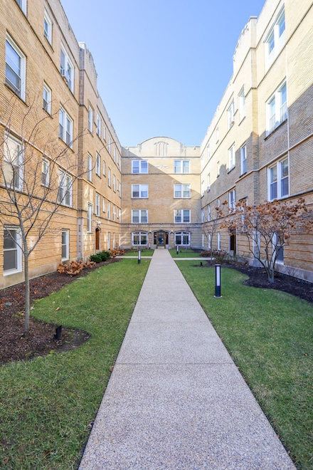 5748 S Stony Island Ave Unit 1-1, Chicago, IL 60637