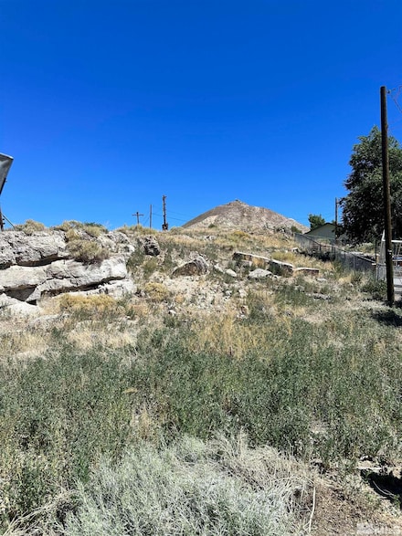 560 Florence Ave, Tonopah, NV 89049