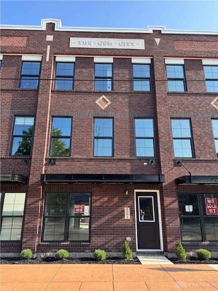1009 W Third St, Dayton, OH 45402