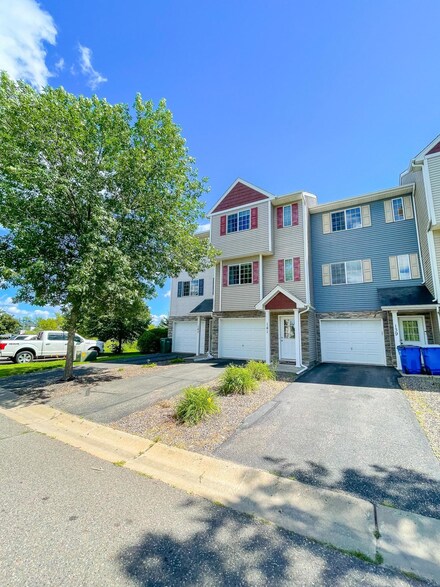 141 19th Ave SE, Cambridge, MN 55008
