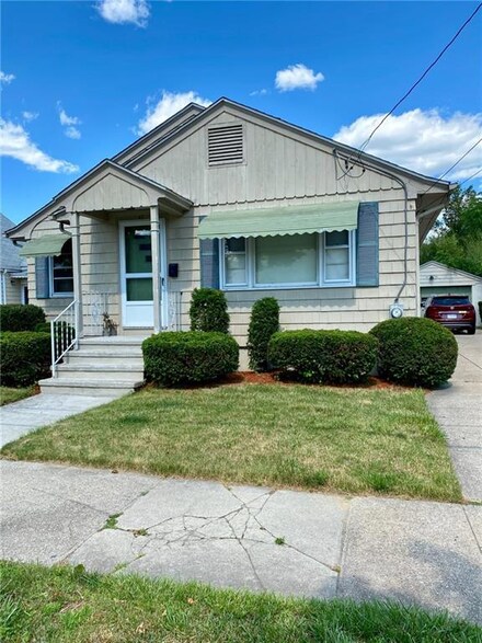 41 Jastram St, Providence, RI 02908