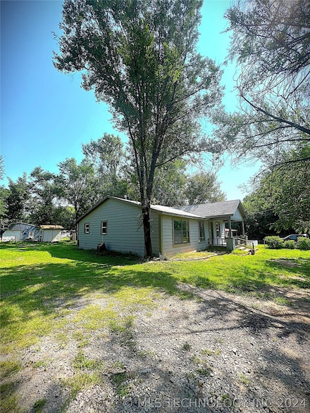 106 W 6th St, Stroud, OK 74079