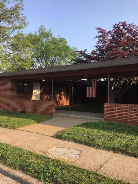 27 Chessen Ave Unit 6, Wood River, IL 62095