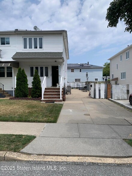 439 Retford Ave, Staten Island, NY 10312